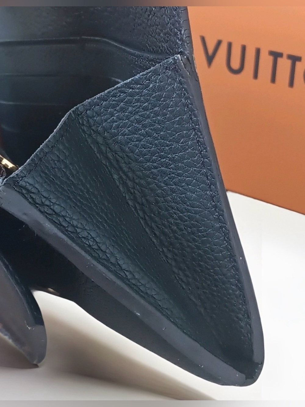 RARE 🌟 LOUIS VUITTON Double V Black/Monogram Wallet /Unbranded Chain - Picture 3 of 12